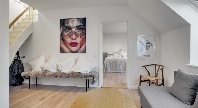 Bath tub penthouse in the city – Aalborg