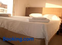 St. George Rent Rooms - Larnaca - Bedroom