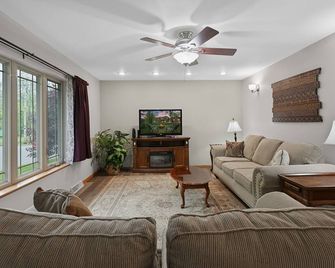 Woodland Escape - Upper Suite - Mosinee - Sala de estar