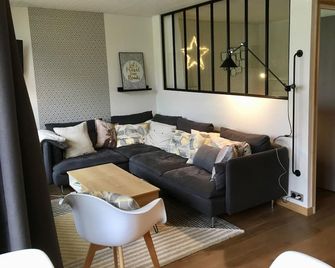 Breathtaking view of the lake! - La Plagne-Tarentaise - Living room
