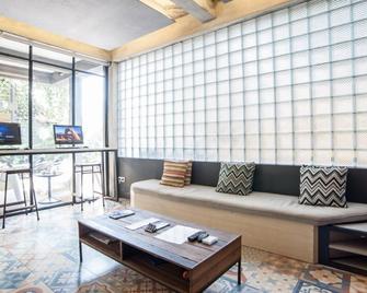 M Boutique Hostel - Kuta - Phòng khách