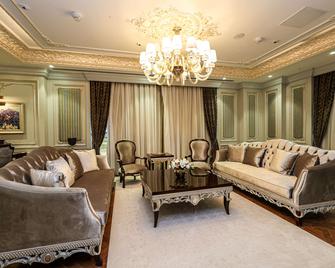 Hilton Garden Inn Samarkand Afrosiyob - Samarkanda - Lounge