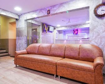 Fabhotel Everest - Mumbai - Living room