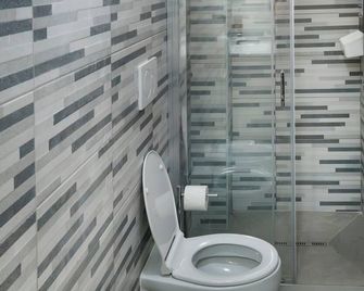 La Fenice Suites Sardinia - Quartu Sant'Elena - Badkamer