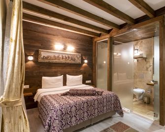 In Stone House - Cavusin - Bedroom