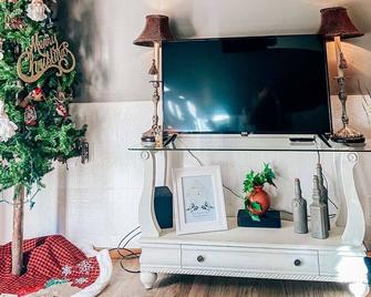 Pet Friendly Quiet & Cozy Newton's Nest 1 - Near Etsu - Jcmc! - Johnson City - Room amenity