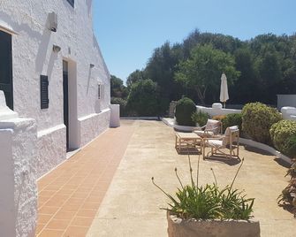 Country house with pool ideal for families near Mahón - Mahón - Patio