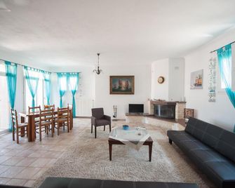 Corfu Sea Palm Residence - Korfu - Wohnzimmer