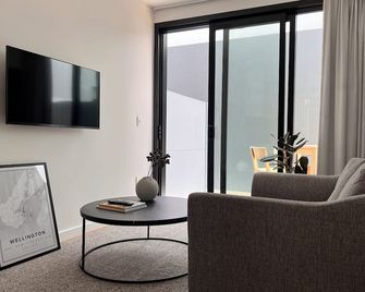 Stylish 2 Bedrooms Townhouse In Central - Wellington - Living room