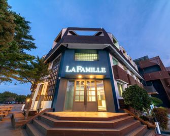 La Famille - Yangyang - Gebäude