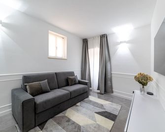 iRoome - Roma - Sala de estar