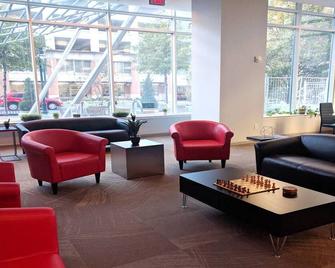 Short term luxury condo in DT of Silver Spring near Red Line & Amenities - Silver Spring - Lounge