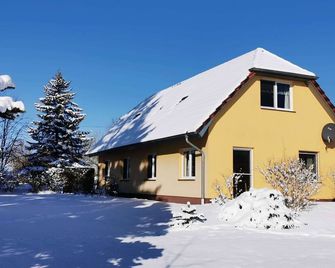 Cheerful Apartment in Wilhelmshof Usedom Near Baltic Sea - אוזדום - בניין