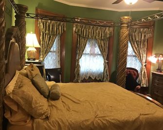 A Moment in Time Bed and Breakfast - ניאגרה פולס - חדר שינה