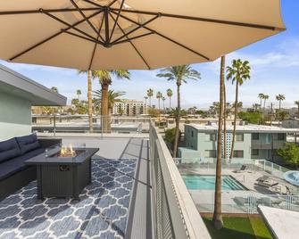 Large Studio Rooftop & Poolside - Walk to Old Town - Scottsdale - Balcon