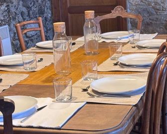 Isolated farmhouse in the French Cerdanya with spectacular views. 8' from Llivia - Égat - Restaurant