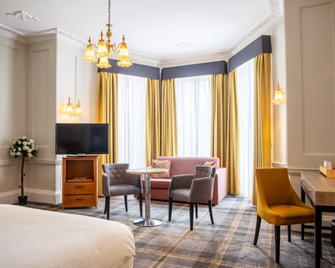 Arnos Manor Hotel - Bristol - Bedroom