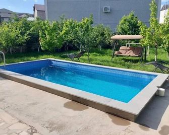 Motel Gavar - Gavarr - Piscina