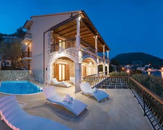 Villa Amfora - Prižba - Piscina