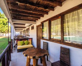 Double room with private bathroom and air conditioning near the beach #1 - Monterrico - Balcony