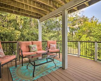Harpers Ferry Apartment with Private Pool and Hot Tub! - Harpers Ferry - Balcony