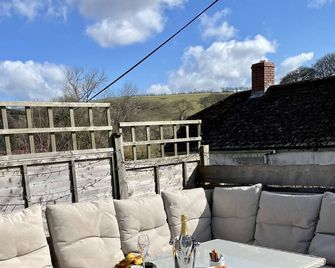 The Royal Oak Inn - מיינהד - בניין