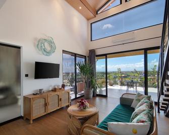 Amandaya Canggu - North Kuta - Oturma odası