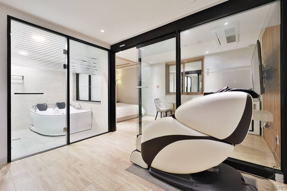 Time Hotel thumbnail 2