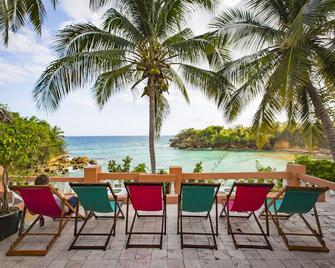 Hotel-Restaurant Cyvadier Plage - Jacmel - Patio
