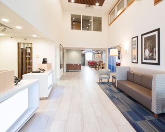 Holiday Inn Express & Suites Worthington By IHG - Worthington - Huiskamer