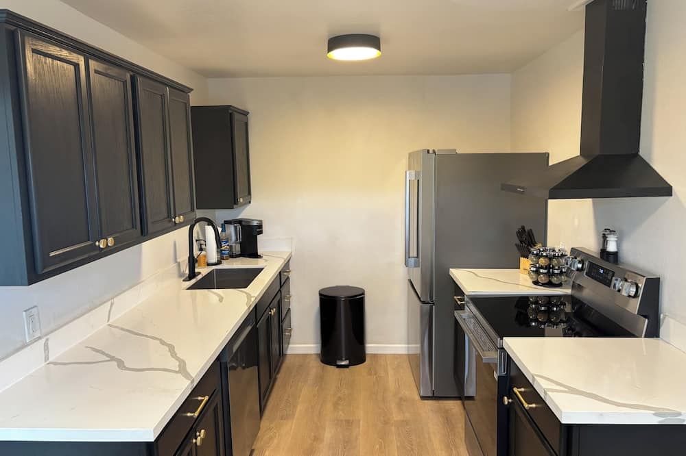 NEW 3-bedroom house in downtown Winslow - Вінслов - Кухня