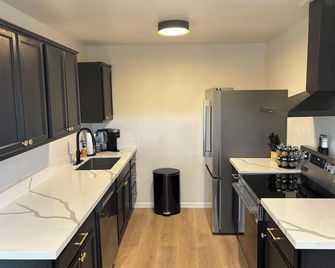 NEW 3-bedroom house in downtown Winslow - Winslow - Küche