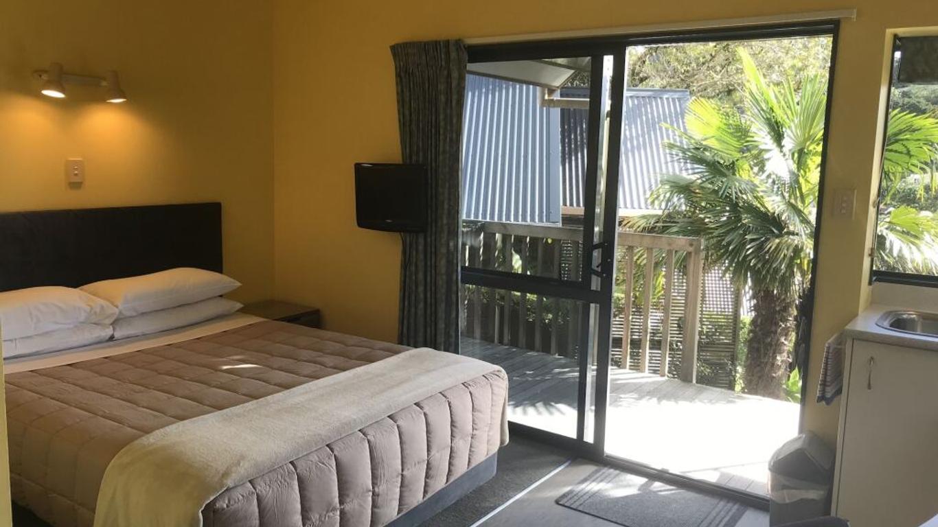 Bay Cabinz Motel