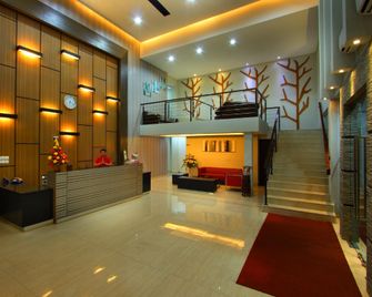 Sumi Hotel Simpang Lima Semarang - Semarang - Lobby