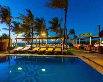 Vila Coqueiros Boutique Hotel - Cumbuco - Pool