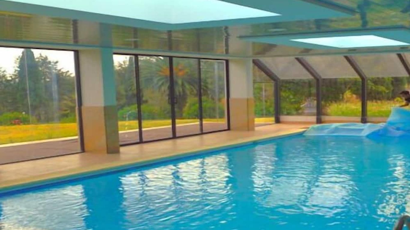 Quito Airport Suites Hotel