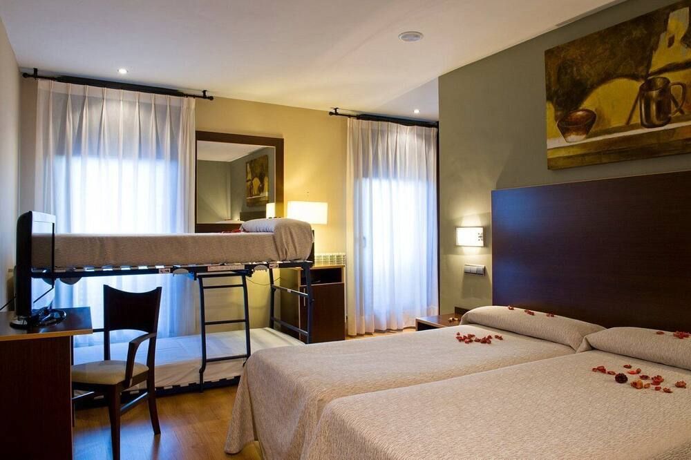 Sno Hotel Ciudad De Sabinanigo - Sabiñánigo - Habitación