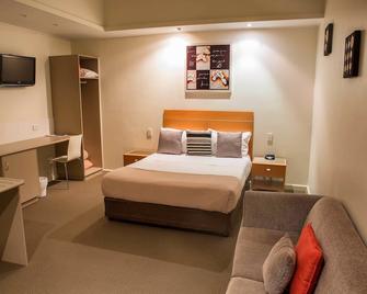 Burkes Hotel Motel - Yarrawonga - Bedroom