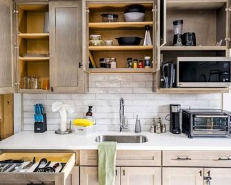 Msg For 5%offkingbed Poolyard Guesthouseglendale - Glendale - Kuchnia