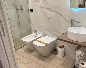 La Piazza Suite - Napels - Badkamer