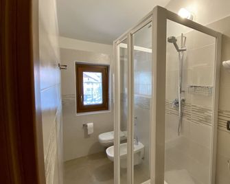 Casteluce Hotel Funivie - Pinzolo - Bad