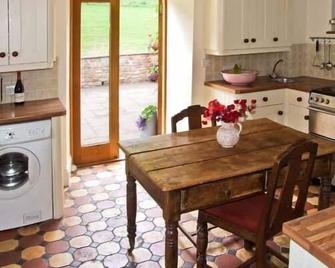 The Lodge Farm Barn - Ross-on-Wye - Dining room