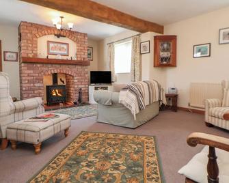 The Annex, Romantic, Character Holiday Cottage In Malpas - Malpas - Sala de estar