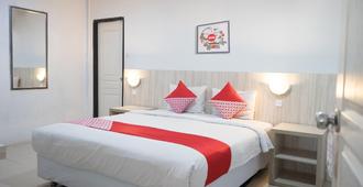 Hotel Wisata - Jambi - Bedroom