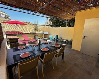 Appartement 4 à 8 personnes, Spacieux de Standing Classé 4 Etoiles - Nîmes - Balcone