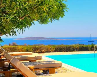 Paros Afrodite Luxury Villas - Aliki - Pool