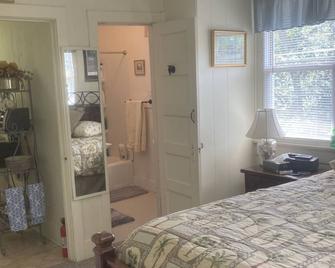 Private Charleston SC themed cooks kitchen 1 bed 1 bath apartment Columbia SC - Columbia - Bedroom