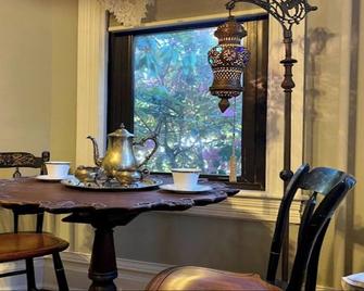Crescentia House -1884 Victorian! - Saint Marys - Comedor
