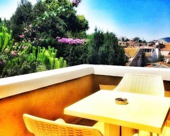 Kumsal Butik Otel - Büyükada - Balcony