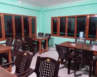 Paradise Holiday Resort - Manīkaran - Restaurant